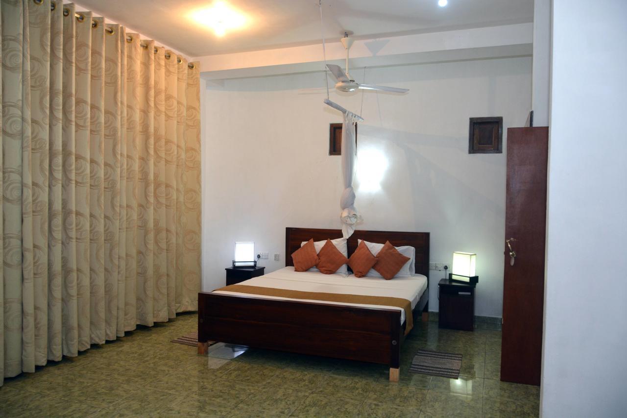 Rainbow Beach Hotel Negombo Luaran gambar